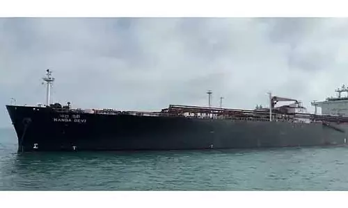 LPG से लदा एक और जहाज़ नंदा देवी होर्मुज़ के रास्ते गुजरात पहुँचा LPG से लदा एक और जहाज़ नंदा देवी होर्मुज़ के रास्ते गुजरात पहुँचा
