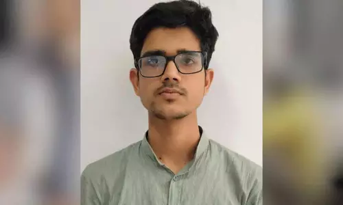 ATS ने ISIS के ऑनलाइन मॉड्यूल से जुड़े बीडीएस छात्र को किया गिरफ्तार ATS ने ISIS के ऑनलाइन मॉड्यूल से जुड़े बीडीएस छात्र को किया गिरफ्तार