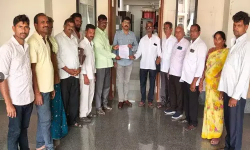 State govt ने यासंगी मौसम के लिए किसानों को एक साथ बीमा भुगतान करने का आग्रह किया