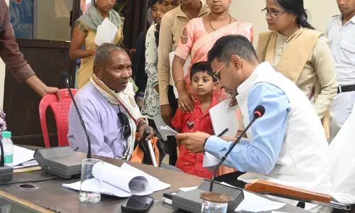 कलेक्टर ने जनदर्शन में सुनी लोगों की समस्याएं, त्वरित निराकरण के निर्देश कलेक्टर ने जनदर्शन में सुनी लोगों की समस्याएं, त्वरित निराकरण के निर्देश