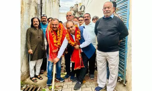 MLA ने चन्नी हिम्मत में गलियों और नालियों के निर्माण कार्य का शुभारंभ किया MLA ने चन्नी हिम्मत में गलियों और नालियों के निर्माण कार्य का शुभारंभ किया