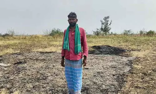 Ranebennur : आग लगने से मूंगफली की फसल को भारी नुकसान Ranebennur : आग लगने से मूंगफली की फसल को भारी नुकसान