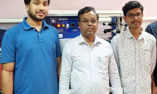 IIT गुवाहाटी के शोधकर्ताओं ने सतत हाइड्रोजन और पेयजल समाधानों के लिए एक सामग्री विकसित की IIT गुवाहाटी के शोधकर्ताओं ने सतत हाइड्रोजन और पेयजल समाधानों के लिए एक सामग्री विकसित की