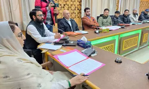 Dr. Andrabi ने ईद और शब-ए-क़द्र की तैयारियों पर समीक्षा बैठक की Dr. Andrabi ने ईद और शब-ए-क़द्र की तैयारियों पर समीक्षा बैठक की