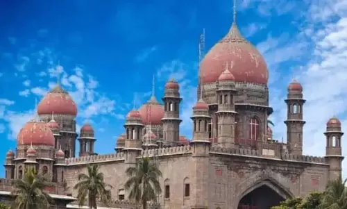 तेलंगाना HC ने KGBV बंकर बेड टेंडर के खिलाफ याचिका खारिज की तेलंगाना HC ने KGBV बंकर बेड टेंडर के खिलाफ याचिका खारिज की