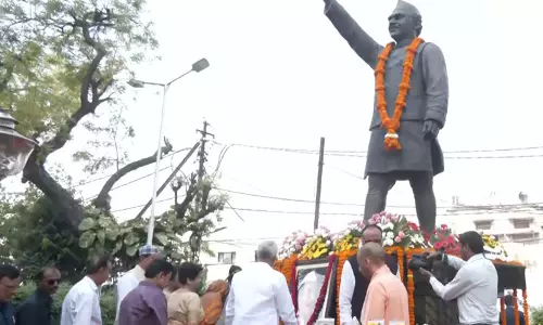 UP के CM योगी आदित्यनाथ ने पूर्व CM HN बहुगुणा को उनकी पुण्यतिथि पर दी श्रद्धांजलि