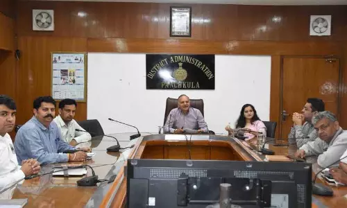 DC ने समाधान शिविर में पानी और सीवेज की समस्याओं को हल करने के निर्देश दिए DC ने समाधान शिविर में पानी और सीवेज की समस्याओं को हल करने के निर्देश दिए