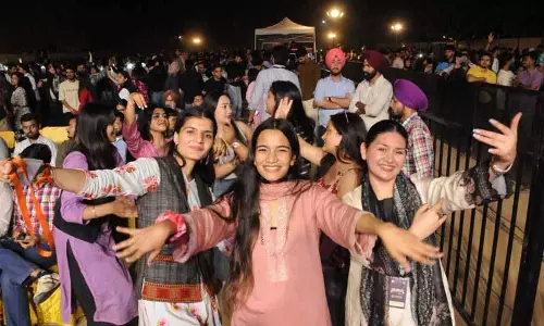 Panjab: झंकार पीयू में लोक प्रदर्शन, पाककला का आनंद लेकर आता है Panjab: झंकार पीयू में लोक प्रदर्शन, पाककला का आनंद लेकर आता है