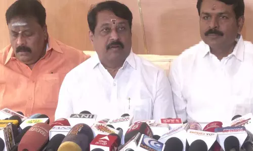 BJP प्रमुख नैनार नागेंद्रन ने डीएमके पर जनता को गुमराह करने और वंशवादी राजनीति करने का आरोप लगाया BJP प्रमुख नैनार नागेंद्रन ने डीएमके पर जनता को गुमराह करने और वंशवादी राजनीति करने का आरोप लगाया