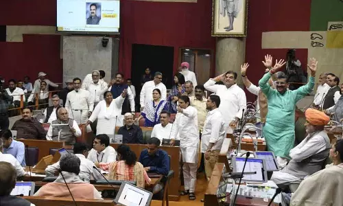 राज्यसभा चुनाव नतीजों को लेकर Haryana विधानसभा में हंगामा राज्यसभा चुनाव नतीजों को लेकर Haryana विधानसभा में हंगामा