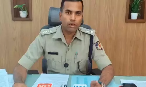 Karnataka: बेलगाम में ब्लैक नोट करेंसी धोखाधड़ी के आरोप में 8 लोग गिरफ्तार Karnataka: बेलगाम में ब्लैक नोट करेंसी धोखाधड़ी के आरोप में 8 लोग गिरफ्तार
