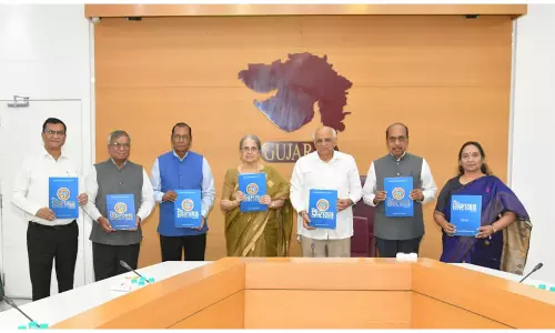 समान नागरिक संहिता पर मसौदा रिपोर्ट मुख्यमंत्री Bhupendra Patel को सौंपी गई