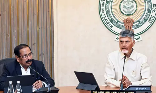 Andhra Pradesh के मुख्यमंत्री चंद्रबाबू नायडू ने राज्य में गैस आपूर्ति की स्थिति की समीक्षा की