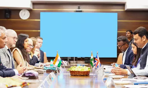फडणवीस ने UK प्रतिनिधिमंडल से निवेश और विकास पर चर्चा की