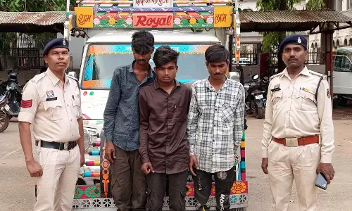 धमतरी पुलिस का अंतर्राज्यीय चोरी गिरोह पर बड़ा अभियान, 3 गिरफ्तार धमतरी पुलिस का अंतर्राज्यीय चोरी गिरोह पर बड़ा अभियान, 3 गिरफ्तार