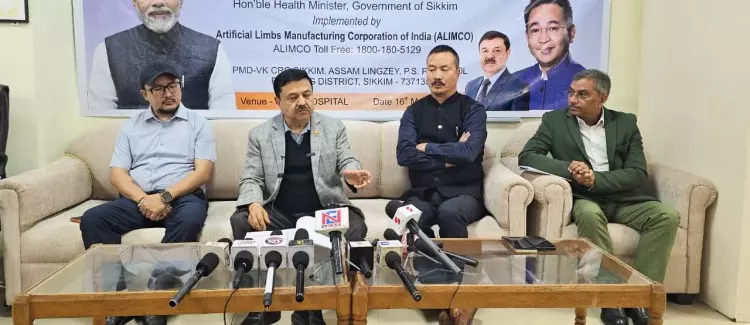 Health Minister ने पात्र लाभार्थियों से ADIP और RVY योजनाओं का लाभ उठाने का आग्रह किया Health Minister ने पात्र लाभार्थियों से ADIP और RVY योजनाओं का लाभ उठाने का आग्रह किया