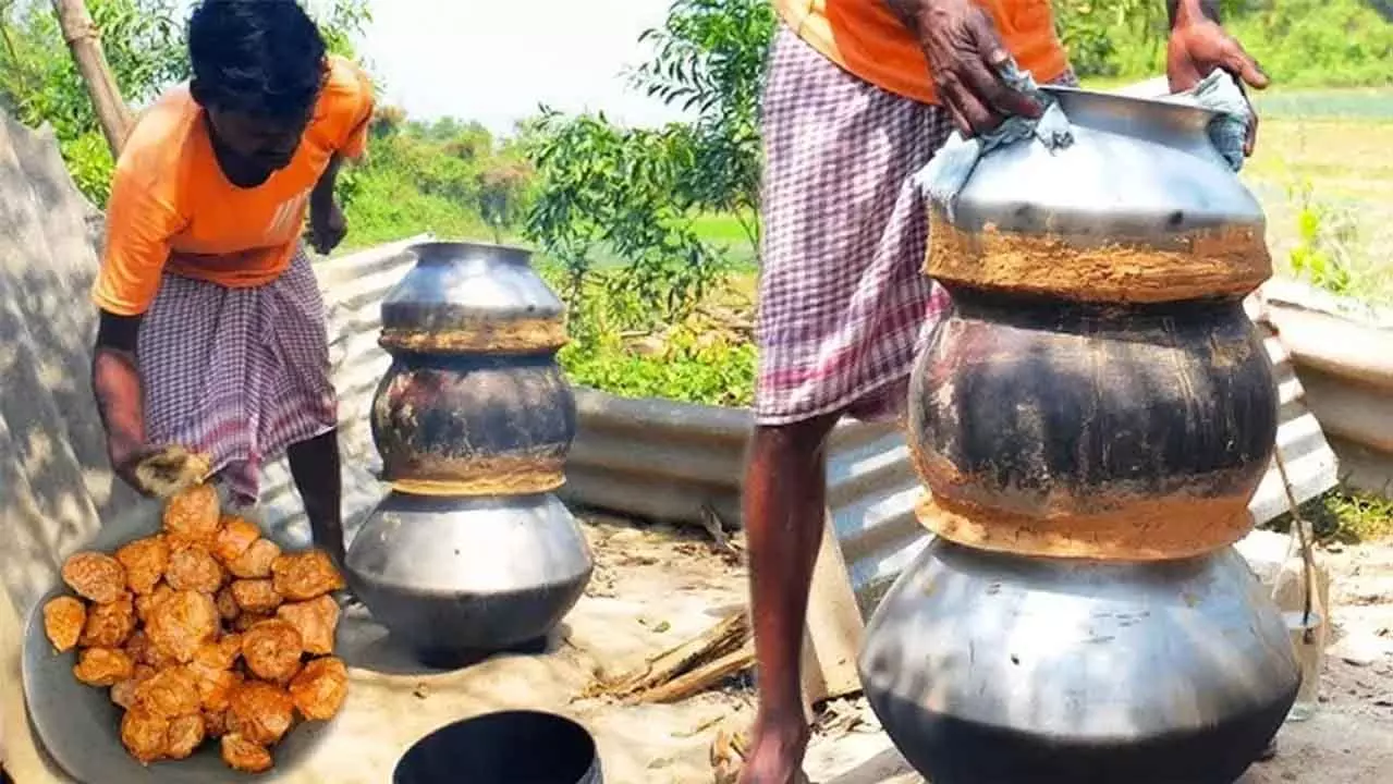 Odisha : मलकानगिरी में आदिवासी गांवों ने शराब पर प्रतिबंध लगाया Odisha : मलकानगिरी में आदिवासी गांवों ने शराब पर प्रतिबंध लगाया