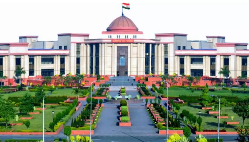 दत्तक पुत्र होने का प्रमाण नहीं दे पाया युवक, अनुकंपा नियुक्ति का नहीं मिलेगा लाभ दत्तक पुत्र होने का प्रमाण नहीं दे पाया युवक, अनुकंपा नियुक्ति का नहीं मिलेगा लाभ