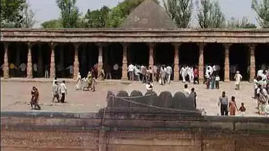 Indore: हाईकोर्ट के जज 2 अप्रैल से पहले विवादित भोजशाला कॉम्प्लेक्स का इंस्पेक्शन करेंगे Indore: हाईकोर्ट के जज 2 अप्रैल से पहले विवादित भोजशाला कॉम्प्लेक्स का इंस्पेक्शन करेंगे
