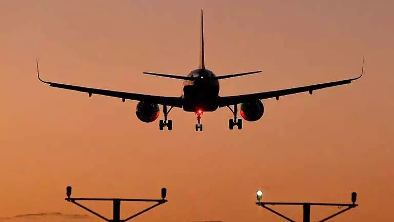 Chennai-Dubai, खाड़ी क्षेत्रों की उड़ानें दूसरे दिन भी रद्द, 20 से ज़्यादा सेवाएं प्रभावित Chennai-Dubai, खाड़ी क्षेत्रों की उड़ानें दूसरे दिन भी रद्द, 20 से ज़्यादा सेवाएं प्रभावित