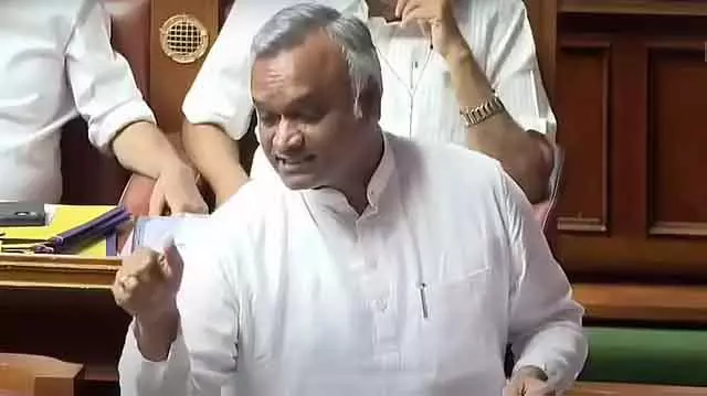 किसी भी BJP विधायक ने गौ-गोद लेने की योजना के तहत गाय को गोद नहीं लिया है: Priyank Kharge किसी भी BJP विधायक ने गौ-गोद लेने की योजना के तहत गाय को गोद नहीं लिया है: Priyank Kharge