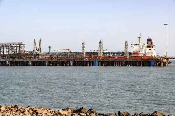 Hormuz मिशन पर ट्रंप ने सहयोगियों को कोसा Hormuz मिशन पर ट्रंप ने सहयोगियों को कोसा