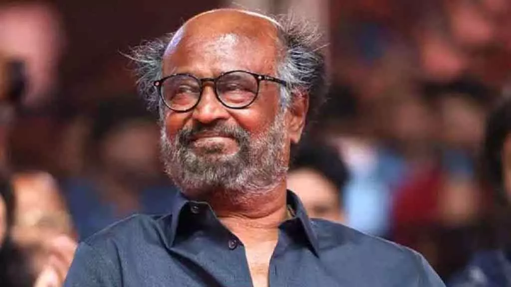 Rajinikanth ने आधव अर्जुन की टिप्पणी को झूठा बताया, कड़ा खंडन जारी किया Rajinikanth ने आधव अर्जुन की टिप्पणी को झूठा बताया, कड़ा खंडन जारी किया