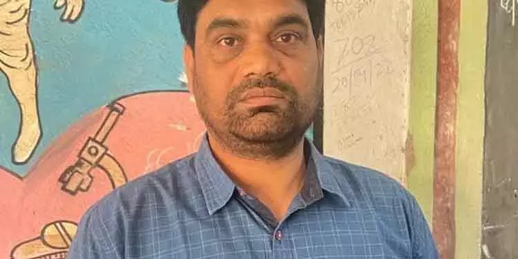 BEO कार्यालय का अकाउंटेंट रिश्वत लेने के आरोप में गिरफ्तार BEO कार्यालय का अकाउंटेंट रिश्वत लेने के आरोप में गिरफ्तार