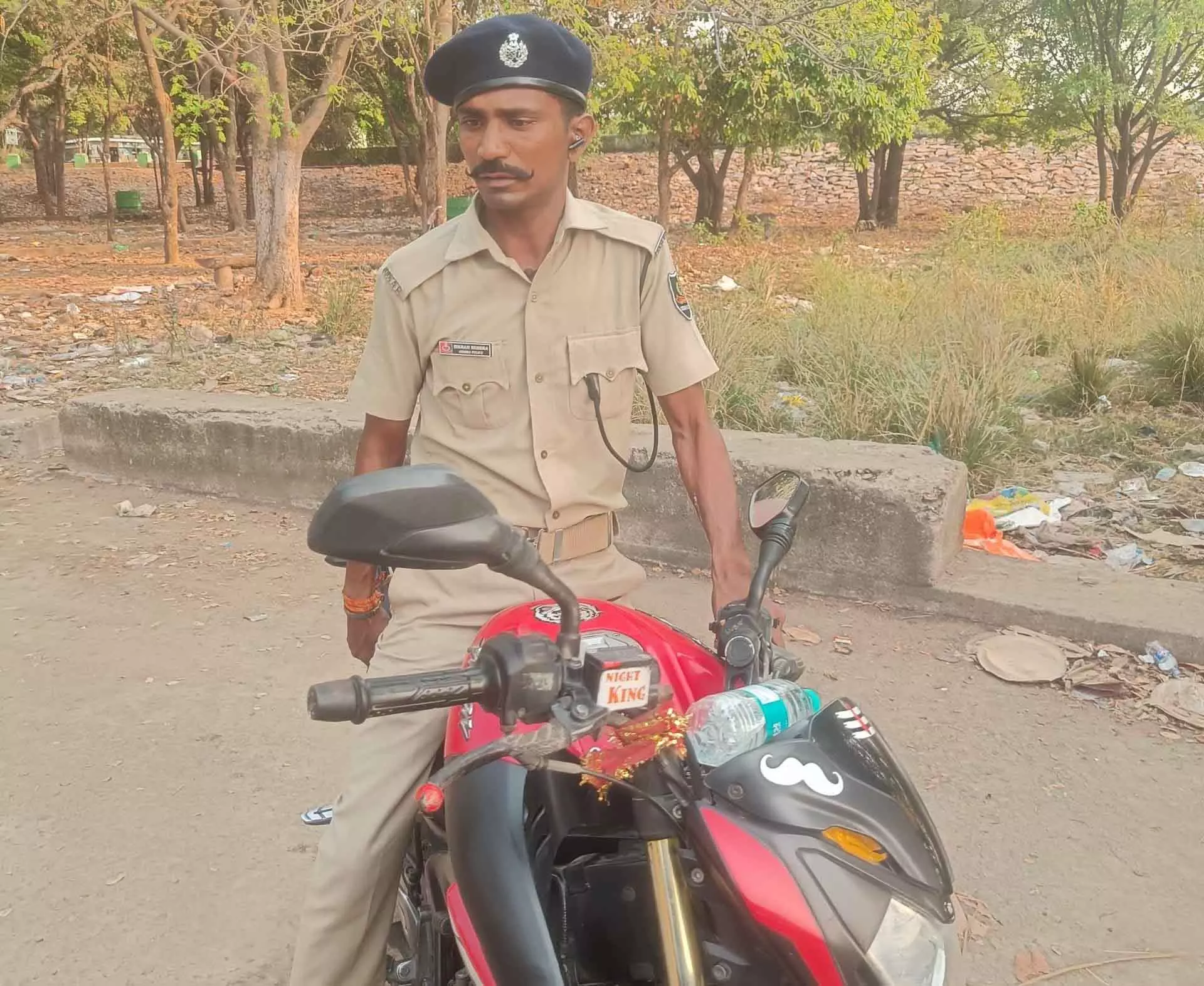 Attabira नकली पुलिसवाला गिरफ़्तार, कोर्ट में पेश Attabira नकली पुलिसवाला गिरफ़्तार, कोर्ट में पेश