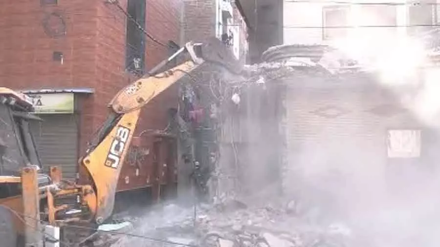 बिना नोटिस के कोई तोड़फोड़ नहीं: MCD ने उत्तम नगर के निवासियों की याचिका पर दिल्ली HC को आश्वासन दिया बिना नोटिस के कोई तोड़फोड़ नहीं: MCD ने उत्तम नगर के निवासियों की याचिका पर दिल्ली HC को आश्वासन दिया