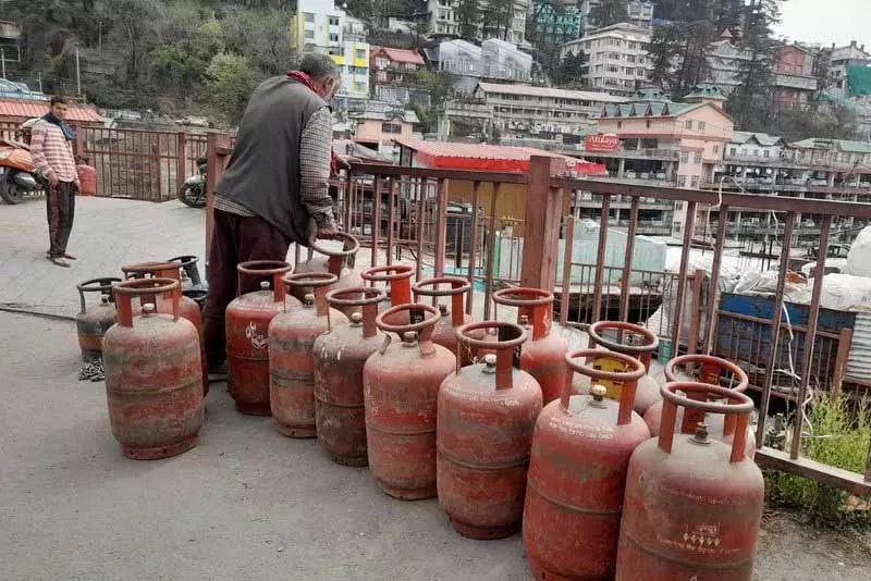 हिमाचल में कमर्शियल यूज़र्स के लिए LPG की किल्लत जारी हिमाचल में कमर्शियल यूज़र्स के लिए LPG की किल्लत जारी
