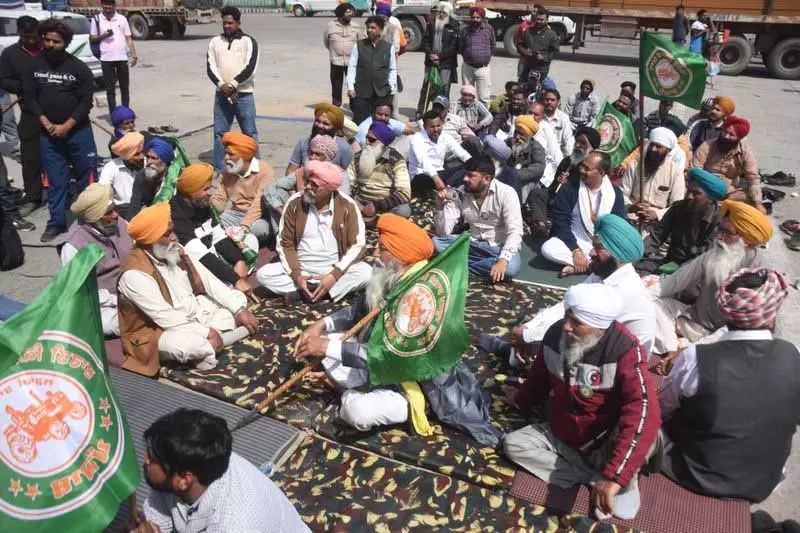भारतीय किसान यूनियन ने Ladowal toll barrier पर पक्का मोर्चा शुरू किया भारतीय किसान यूनियन ने Ladowal toll barrier पर पक्का मोर्चा शुरू किया