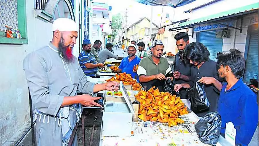 Tumkur : रमज़ान के दौरान भी सिलेंडर की गर्मी का असर Tumkur : रमज़ान के दौरान भी सिलेंडर की गर्मी का असर