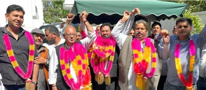 JAMMU: घारू राम कांग्रेस में वापस शामिल हुए JAMMU: घारू राम कांग्रेस में वापस शामिल हुए