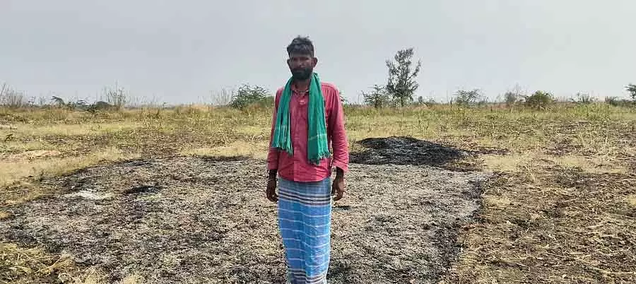 Ranebennur : आग लगने से मूंगफली की फसल को भारी नुकसान Ranebennur : आग लगने से मूंगफली की फसल को भारी नुकसान