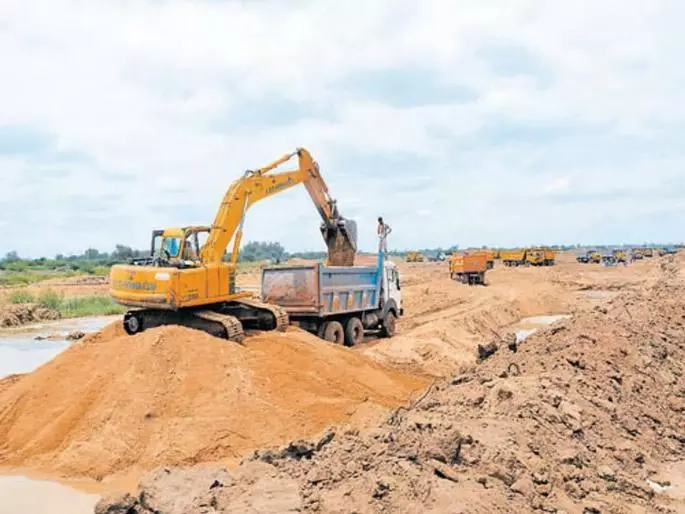 Alephata area में अवैध मुरम खनन से करोड़ों के राजस्व का नुकसान Alephata area में अवैध मुरम खनन से करोड़ों के राजस्व का नुकसान