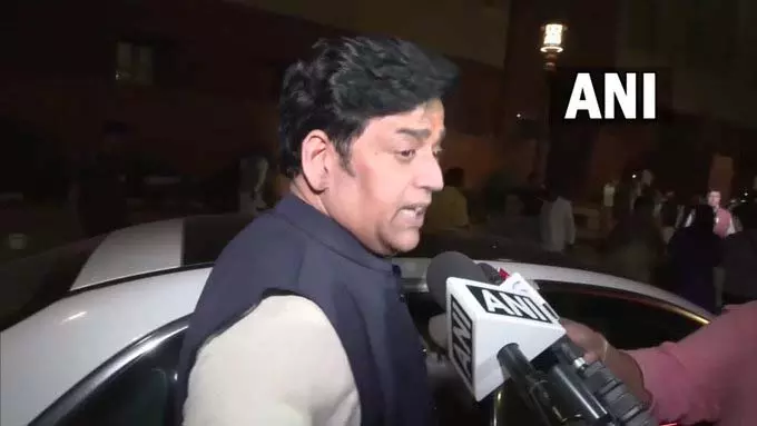 बजट पर रवि किशन का बयान, बोले- 140 करोड़ जनता के हित में है फैसला बजट पर रवि किशन का बयान, बोले- 140 करोड़ जनता के हित में है फैसला