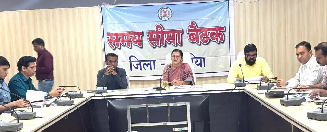 कलेक्टर की सख्ती- धान उठाव पर समीक्षा, खाद्य अधिकारी को फटकार कलेक्टर की सख्ती- धान उठाव पर समीक्षा, खाद्य अधिकारी को फटकार