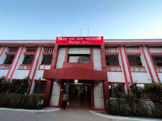 नसबंदी कांड: 12 साल बाद बड़ा फैसला, डॉ. आर के गुप्ता दोषी, पांच आरोपी दोषमुक्त नसबंदी कांड: 12 साल बाद बड़ा फैसला, डॉ. आर के गुप्ता दोषी, पांच आरोपी दोषमुक्त