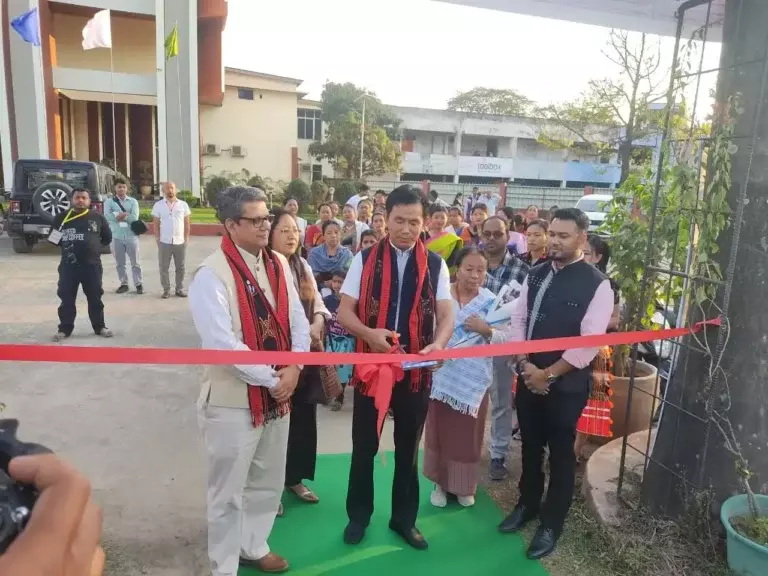 Dimapur: तोकुघा ने बुनकरों से अपने कौशल का व्यावसायिक उपयोग करने का आग्रह किया Dimapur: तोकुघा ने बुनकरों से अपने कौशल का व्यावसायिक उपयोग करने का आग्रह किया