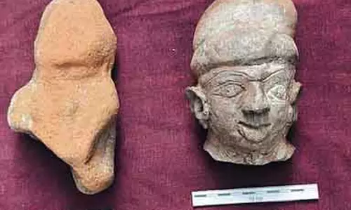 Panruti के निकट 10वीं और 13वीं शताब्दी ईस्वी की मिट्टी की गुड़ियाएँ मिलीं Panruti के निकट 10वीं और 13वीं शताब्दी ईस्वी की मिट्टी की गुड़ियाएँ मिलीं