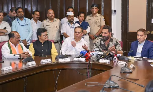 BMC कार्यक्रम में डिप्टी मेयर की प्रोटोकॉल अनदेखी पर शिंदे सेना ने सार्वजनिक माफी की मांग की BMC कार्यक्रम में डिप्टी मेयर की प्रोटोकॉल अनदेखी पर शिंदे सेना ने सार्वजनिक माफी की मांग की