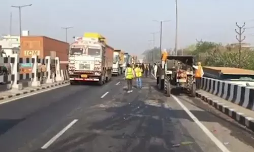 नेपाल बस हादसा: तमिलनाडु के सात तीर्थयात्रियों के शव दिल्ली लाए गए नेपाल बस हादसा: तमिलनाडु के सात तीर्थयात्रियों के शव दिल्ली लाए गए