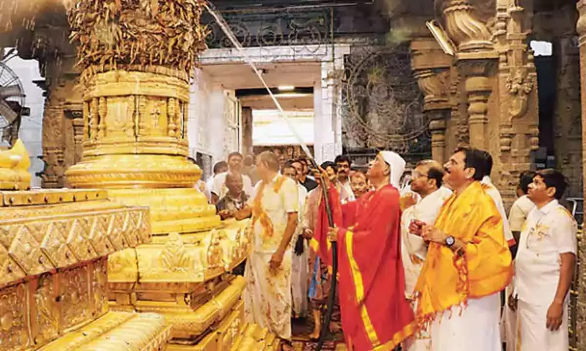 Andhra: कोइल अलवर थिरुमंजनम समारोह तिरुमाला में आयोजित Andhra: कोइल अलवर थिरुमंजनम समारोह तिरुमाला में आयोजित