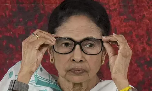 कल्याणकारी एजेंडे और ध्रुवीकृत राजनीतिक मुकाबले के बीच TMC की चौथी बार सत्ता में आने पर नज़र कल्याणकारी एजेंडे और ध्रुवीकृत राजनीतिक मुकाबले के बीच TMC की चौथी बार सत्ता में आने पर नज़र