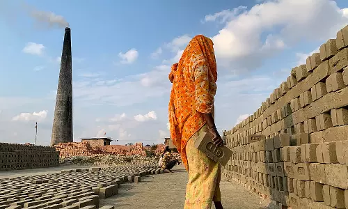 गैस आपूर्ति में रुकावट से Gujarat के मोरबी में 400 से ज़्यादा सिरेमिक इकाइयाँ 3 हफ़्तों के लिए बंद गैस आपूर्ति में रुकावट से Gujarat के मोरबी में 400 से ज़्यादा सिरेमिक इकाइयाँ 3 हफ़्तों के लिए बंद