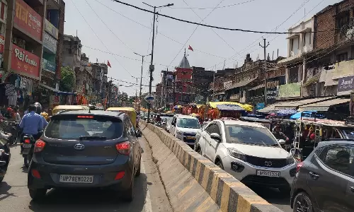 Kathua: जाम और बदहाल सड़कों से लोग परेशान, प्रशासन पर लापरवाही के आरोप
