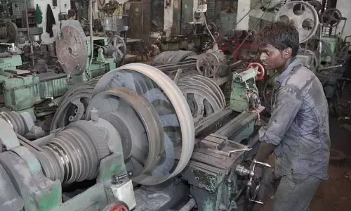 Jalandhar: कच्चे माल की बढ़ती कीमतों के बीच औद्योगिक इकाइयों ने अपना परिचालन घटाया