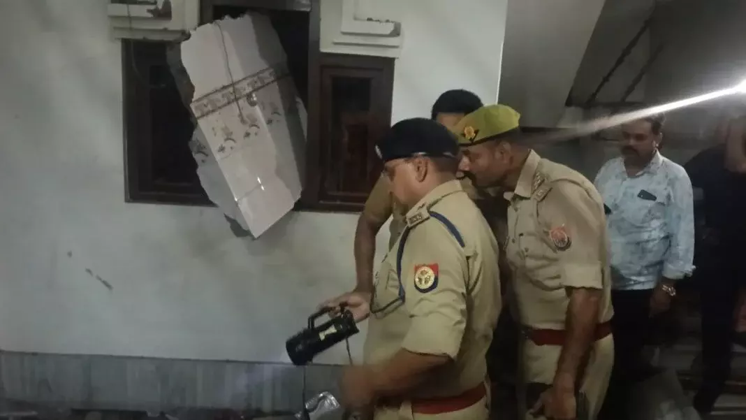 Farrukhabad: पूर्व विधायक के घर विस्फोट से हड़कंप