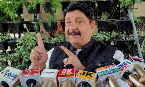 मंत्रियों और MLAs के लिए TA (यात्रा भत्ता) मंज़ूर किए जाने की, अन्य बातों के साथ-साथ, कड़ी आलोचना की मंत्रियों और MLAs के लिए TA (यात्रा भत्ता) मंज़ूर किए जाने की, अन्य बातों के साथ-साथ, कड़ी आलोचना की